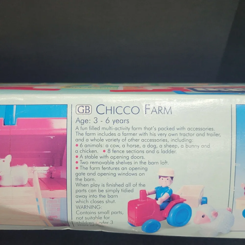 Chicco Farm Vintage Portable Barn Playset 21 Pieces Tractor Animals Figures Box